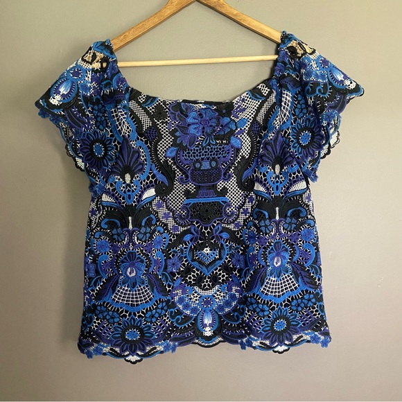 Alice + Olivia Maxie Blouse Off-the-Shoulder Guipure Lace Top Size Medium - Picture 2 of 10